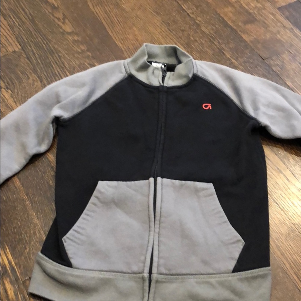 Gap fit zip up